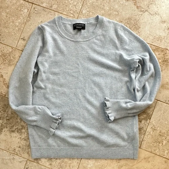 Banana Republic Wool and Cashmere blend. Beautiful soft blue/green color. - Picture 1 of 8